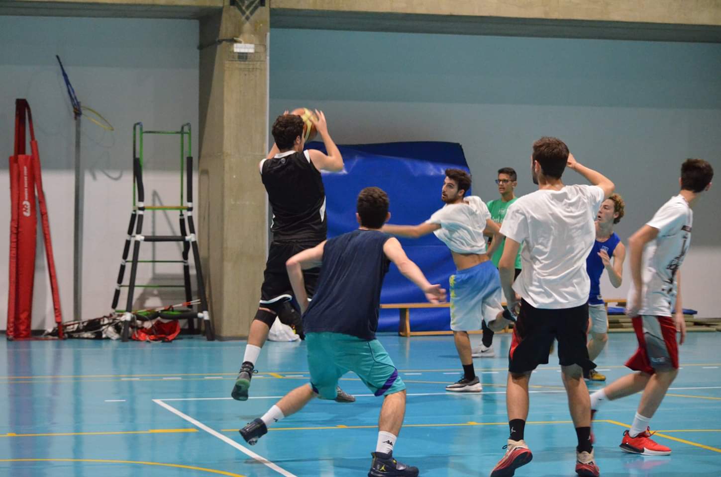 Basket maschile: Senso di appartenenza, spirito di squadra e duro lavoro