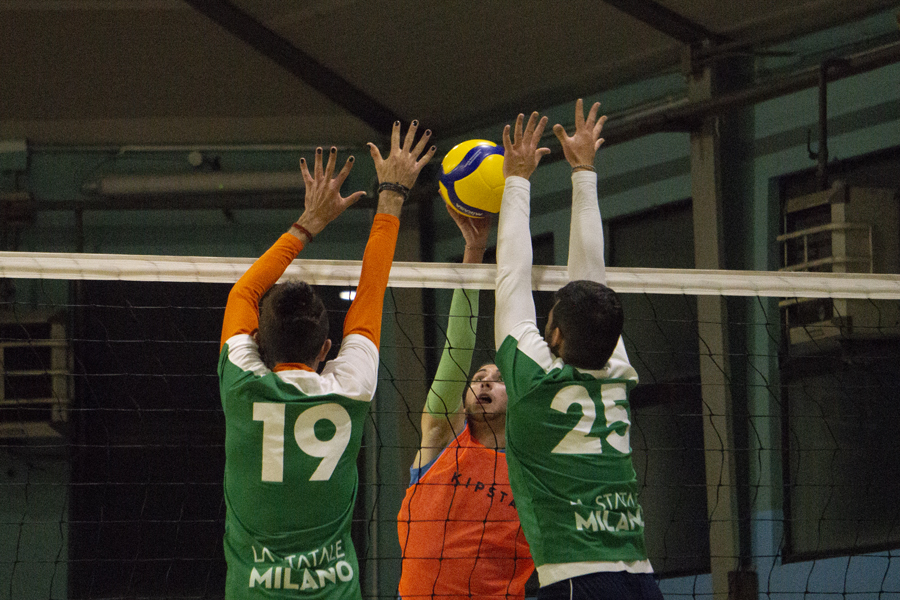 IL VOLLEY MASCHILE SUPERA SENZA DIFFICOLTÀ IULM