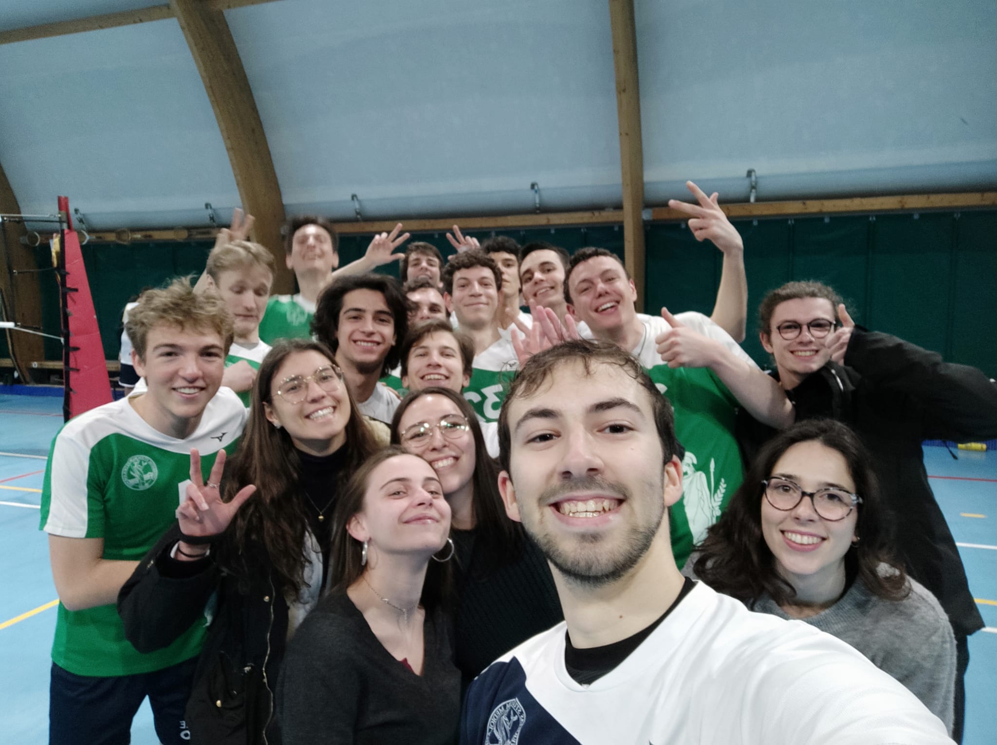 VITTORIA DI FORZA DEL VOLLEY MASCHILE PER 3-0